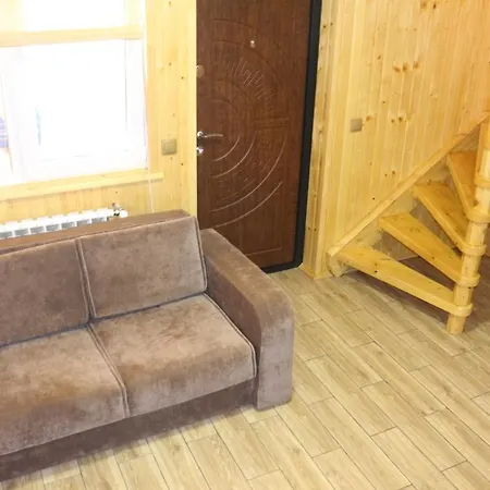 у романа 'двохрівневий номер' Verkhneye Sinevidnoye