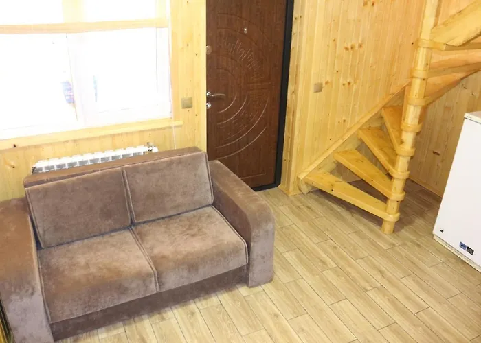 у романа 'двохрівневий номер' Verkhneye Sinevidnoye