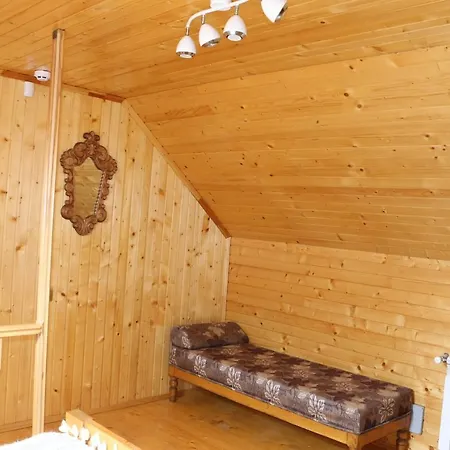 у романа 'двохрівневий номер' Verkhneye Sinevidnoye