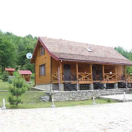 у романа 'двохрівневий номер' *